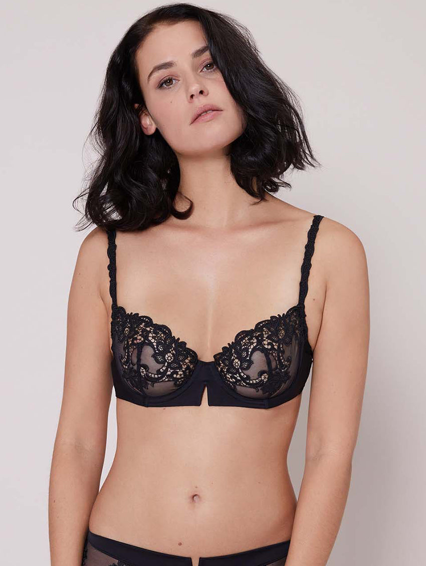 Simone Pérèle - Our Java Half Cup Bra with graphic lace and nude tulle  creates a beautiful tattoo effect on your skin. Shop yours now and save  30%