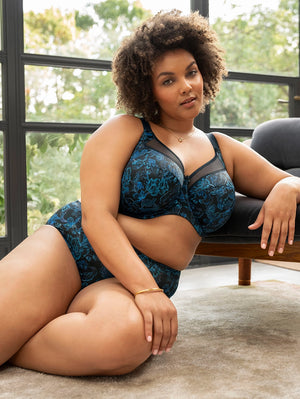 Goddess Kayla Bra