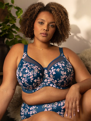 Goddess Kayla Bra