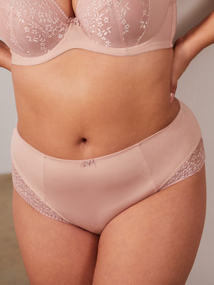 Sculptresse Roxie Brief